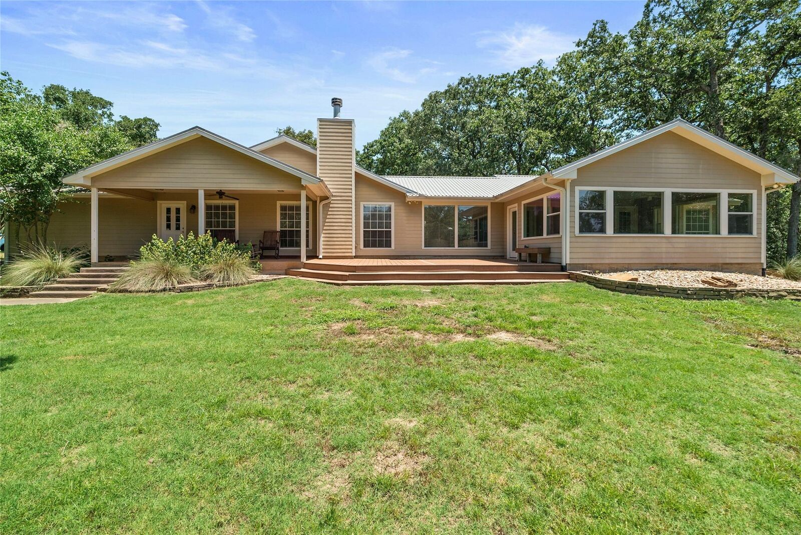 Property Photo: 1009 Oakridge Road TX 78962