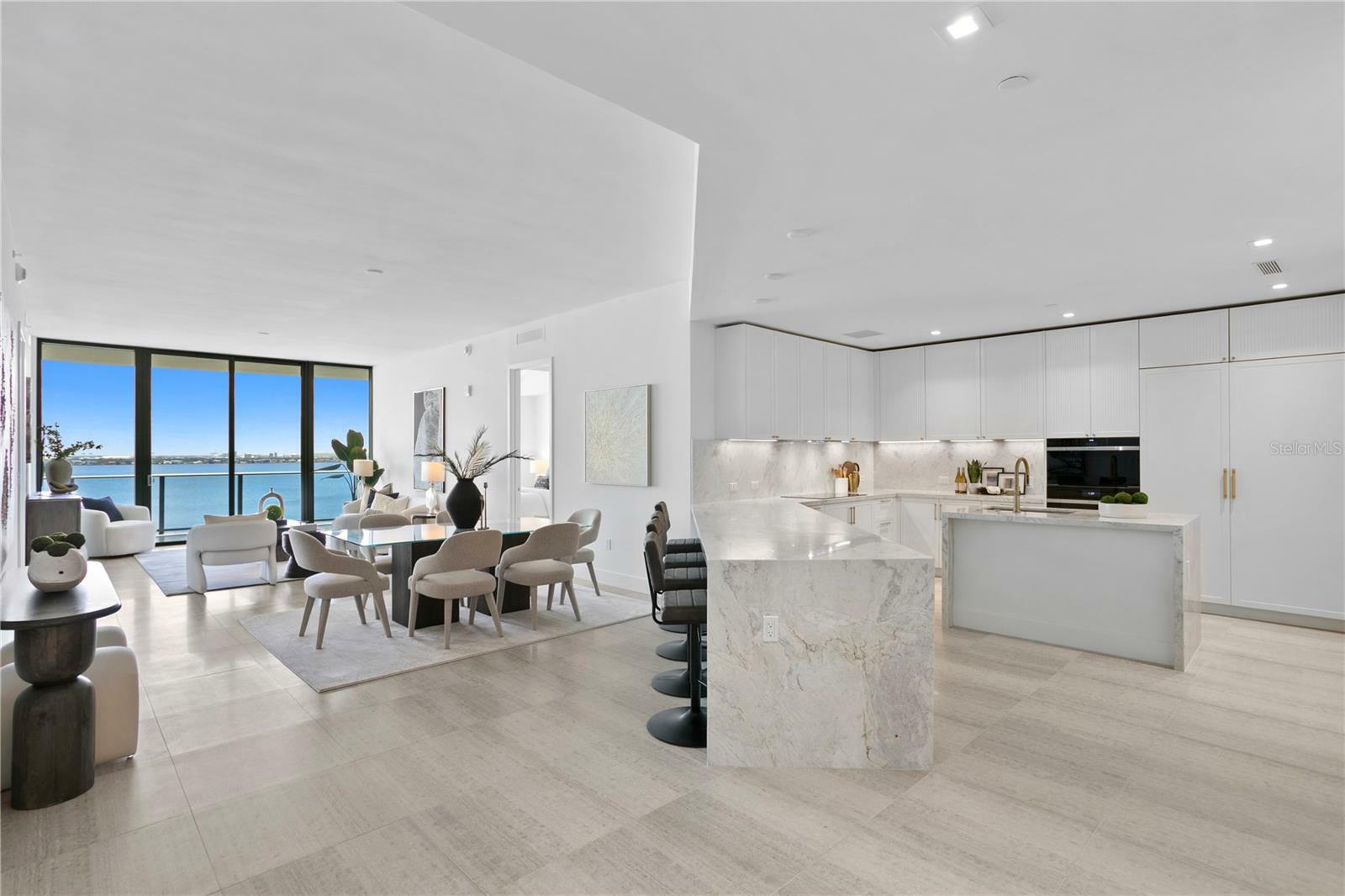Property Photo: 2912 W Santiago Street 903 FL 33629