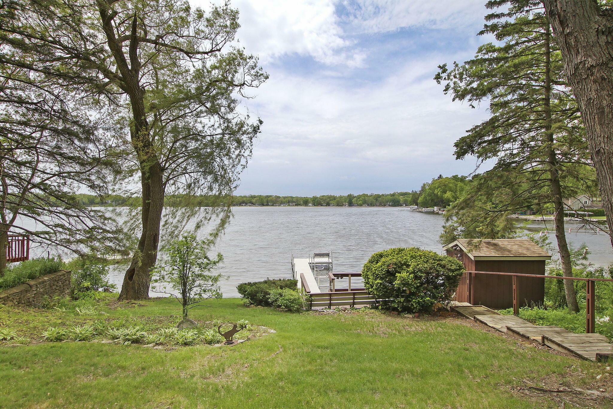 Property Photo:  33625 Contour Dr  WI 53105 