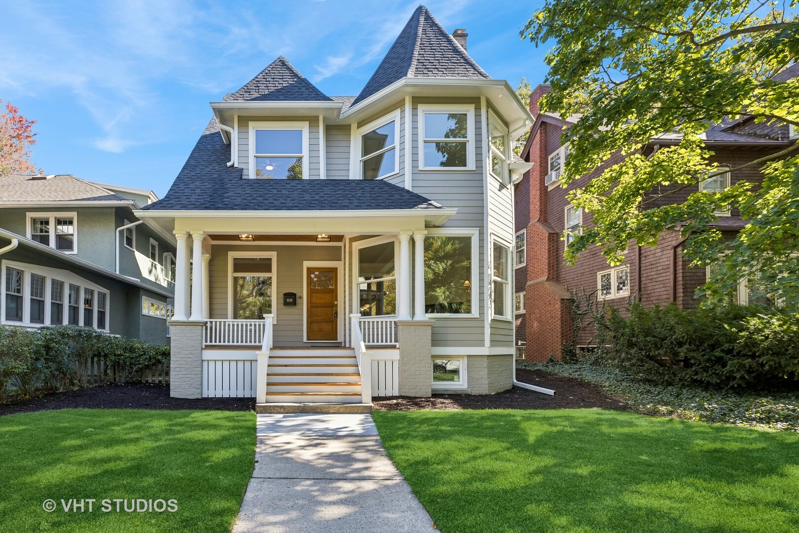 Property Photo: 1039 Maple Avenue IL 60202