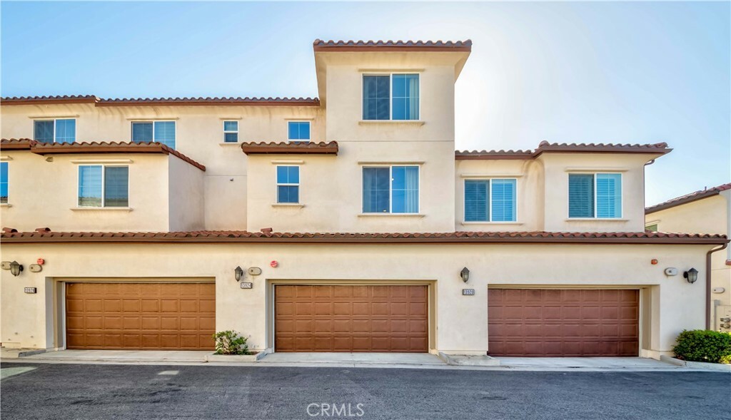 Property Photo:  13924 Fairway Drive  CA 90604 