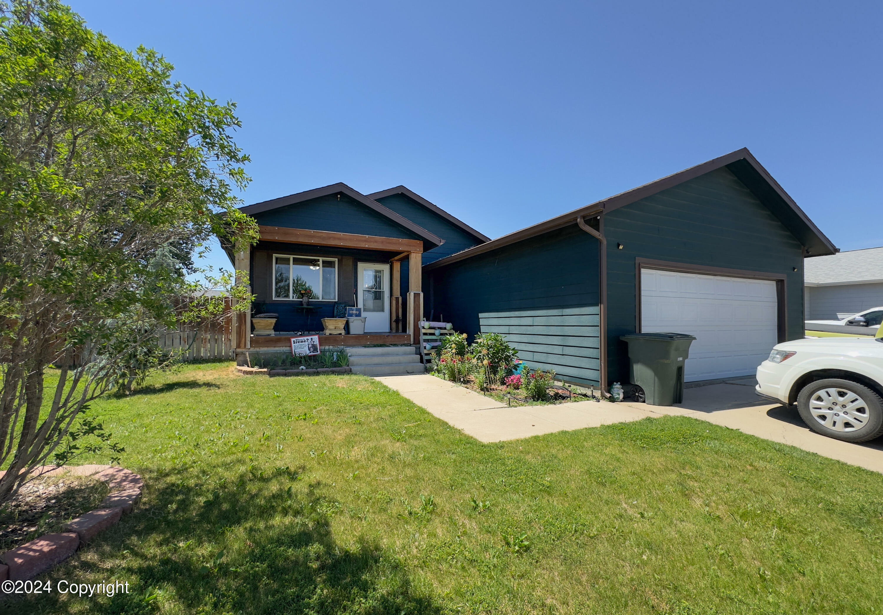 Property Photo:  1605 Pathfinder Cir -  WY 82716 