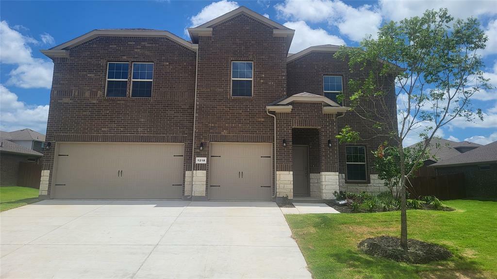 Property Photo: 1218 Greenfield Drive TX 75104