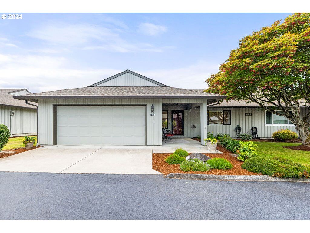 Property Photo:  1223 NW 134th St A  WA 98685 