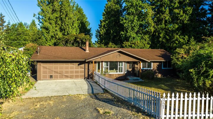 Property Photo: 4721 197th Place NE WA 98223