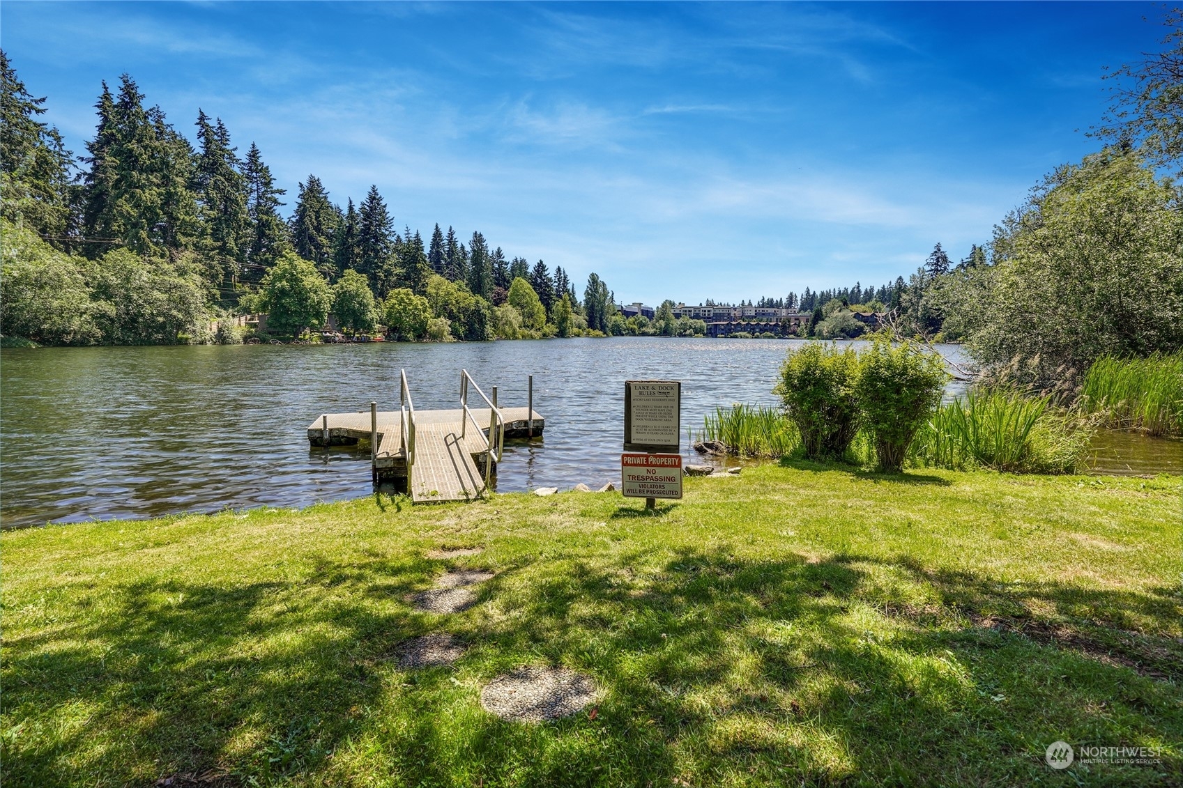 Property Photo:  1409 N 200th Street A6  WA 98133 