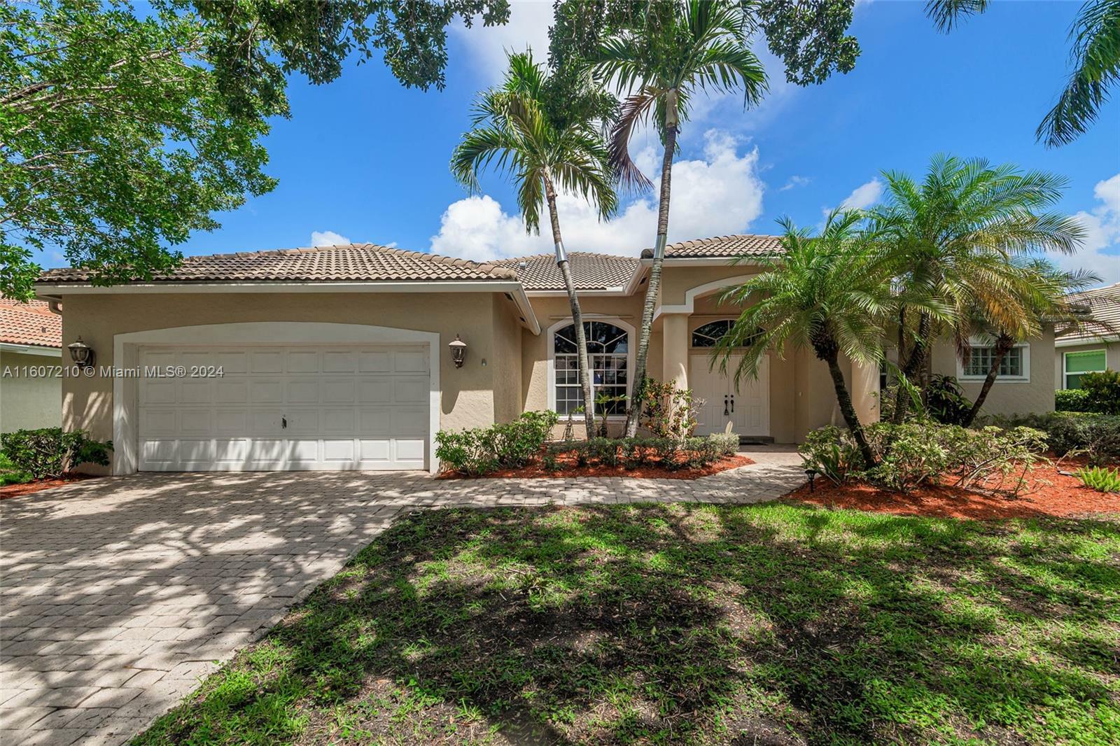 Property Photo:  3843 Oak Ridge Cir  FL 33331 