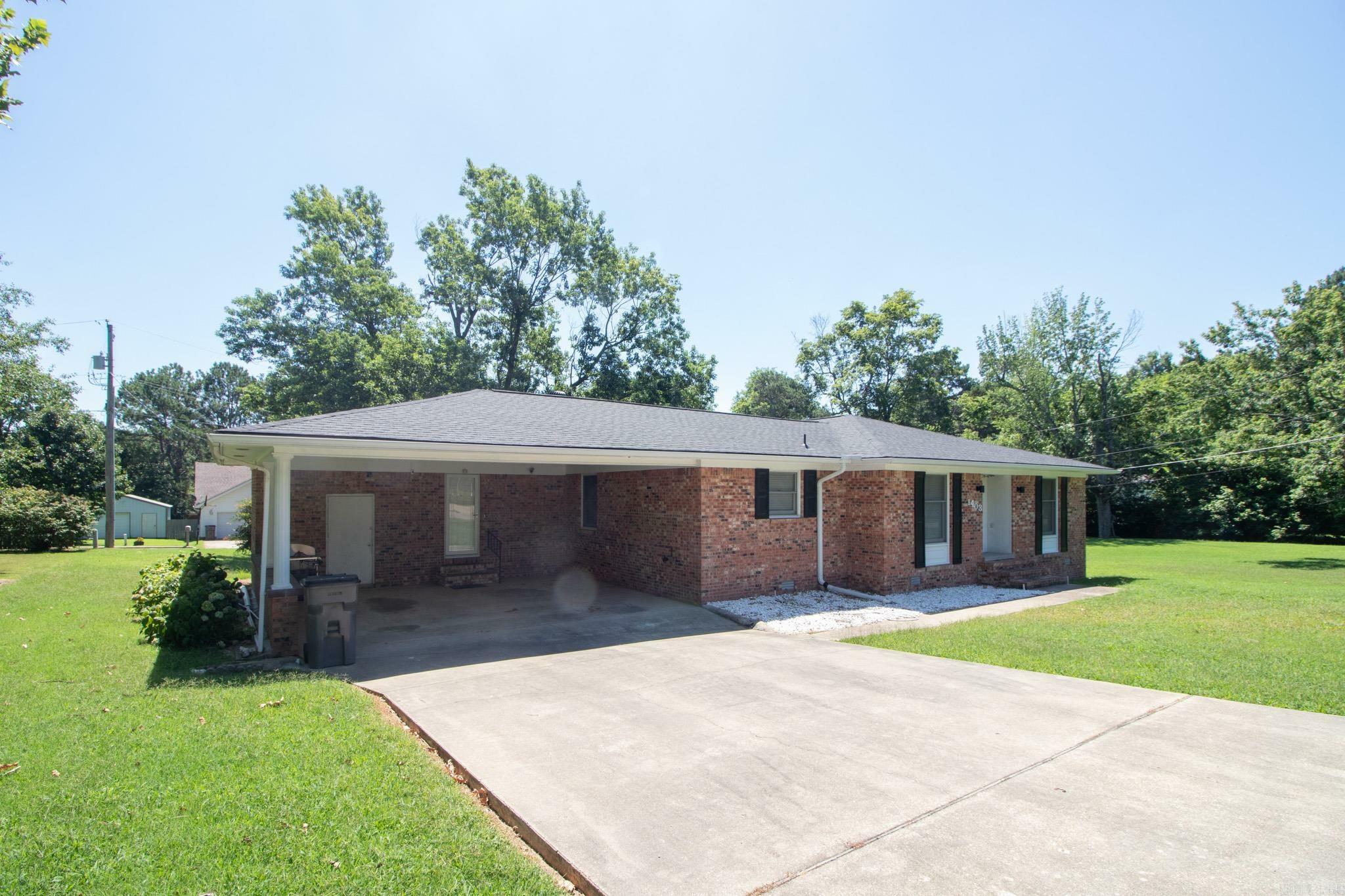 Property Photo:  1403 S 14th Street  AR 72450 