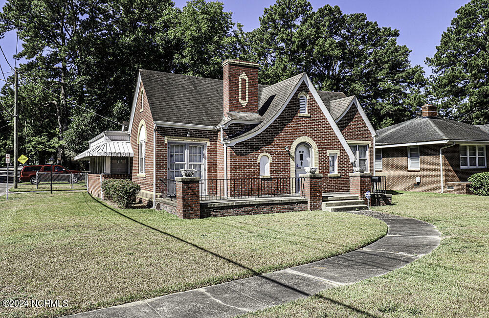 Property Photo:  1301 W Thomas Street  NC 27804 