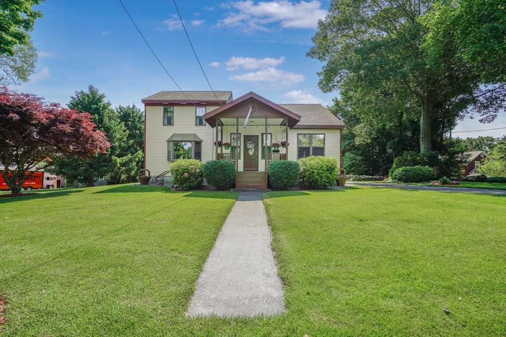 Property Photo: 754 Gardner'S Neck Road MA 02777