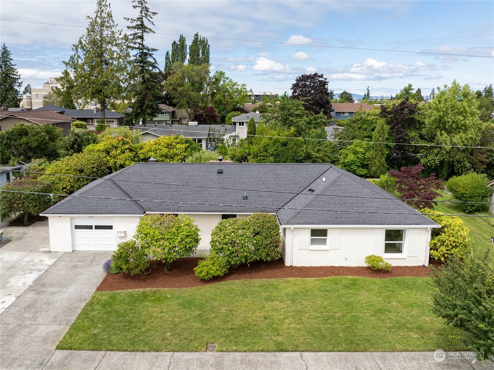 Property Photo:  211 Belmont Terrace  WA 98274 