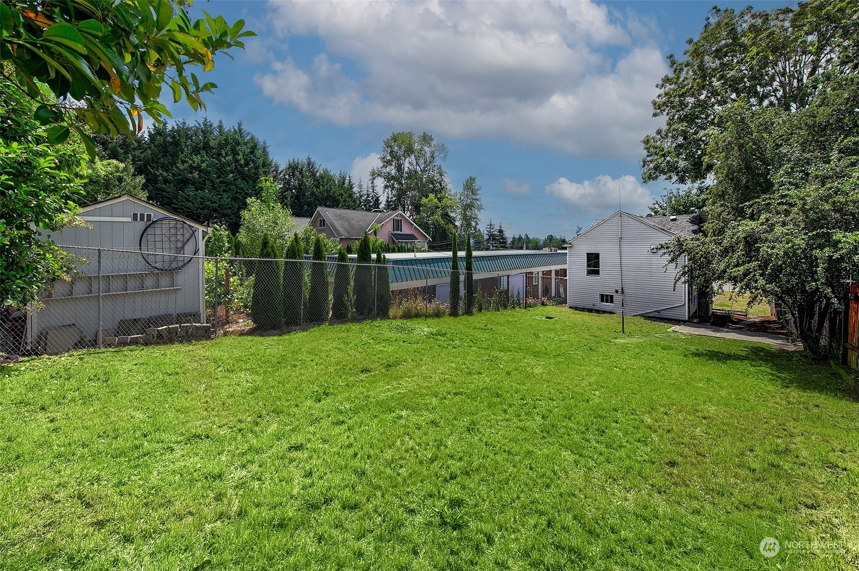 Property Photo:  624 SW Sunset Boulevard  WA 98057 