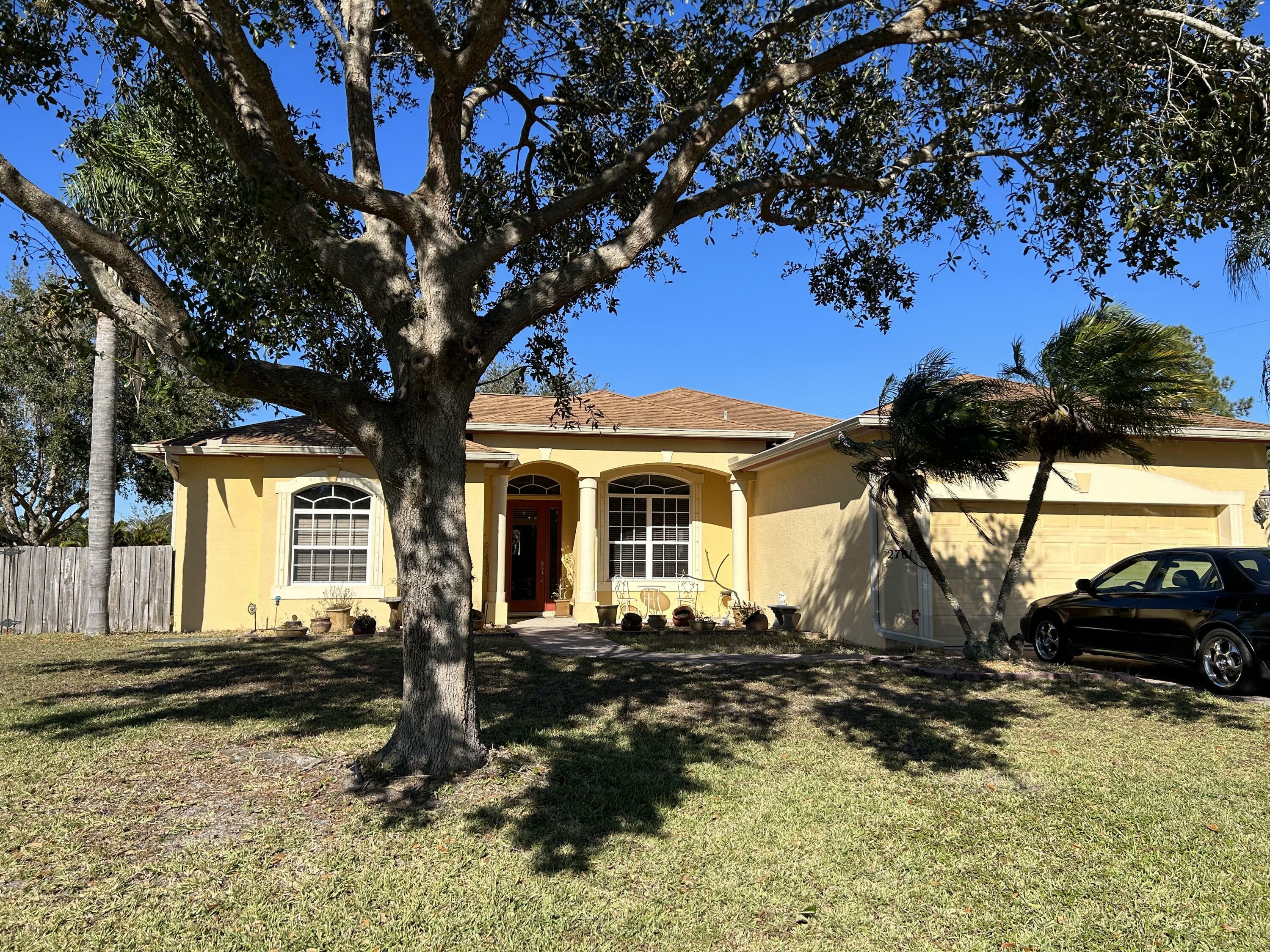 Property Photo:  2701 SE Bishop Avenue  FL 34952 