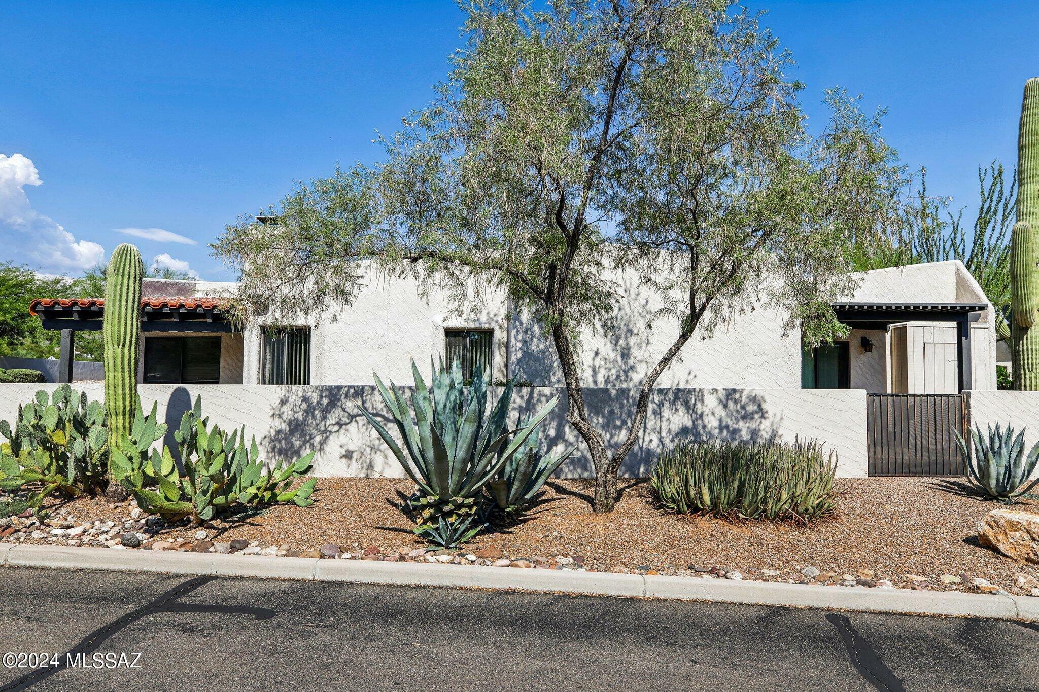 Property Photo:  5578 N La Casita Drive  AZ 85718 