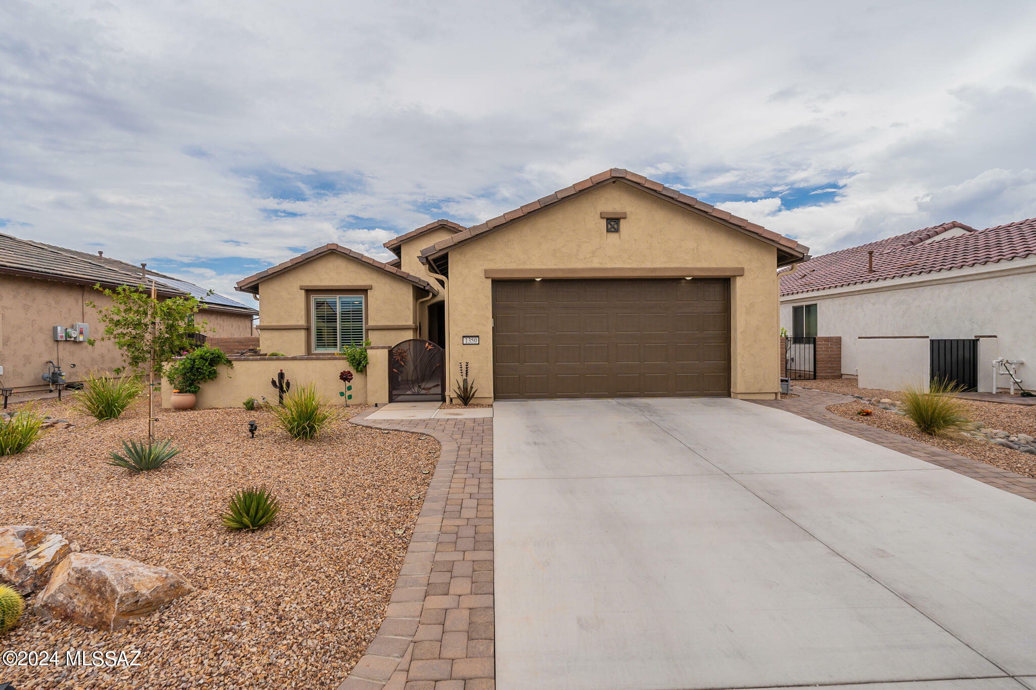 Property Photo:  1350 E Claystone Drive  AZ 85614 