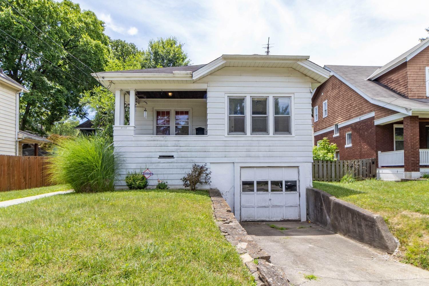 2559 Ridgeland Place  Cincinnati OH 45212 photo