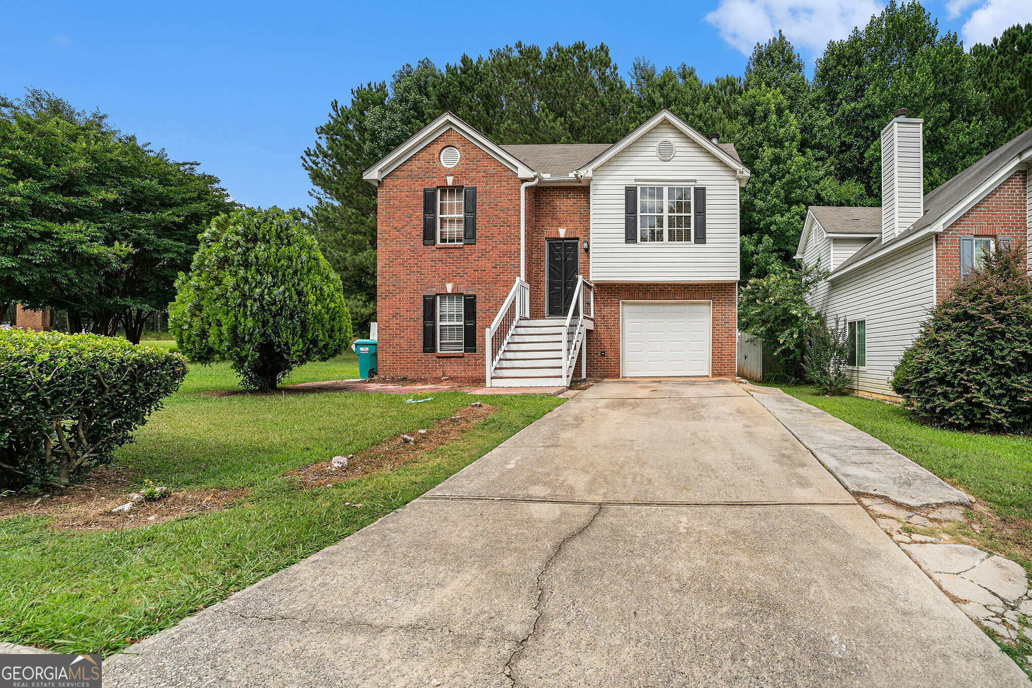 Property Photo:  2104 Oakland Spring Drive  GA 30039 