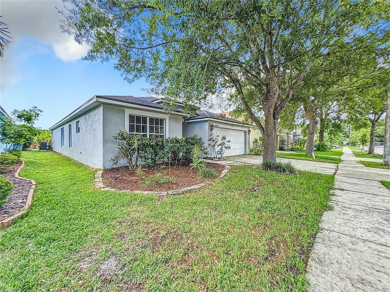 Property Photo:  6803 Monarch Park Drive  FL 33572 