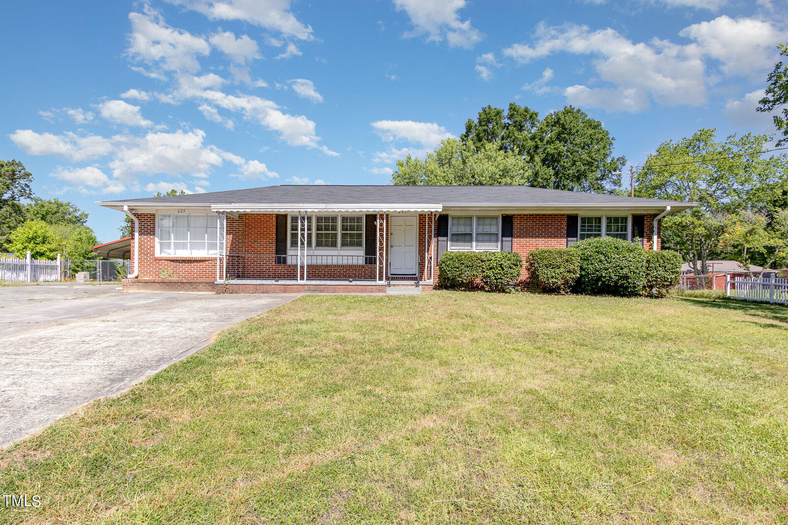 Property Photo:  629 Mimosa Street  NC 27703 