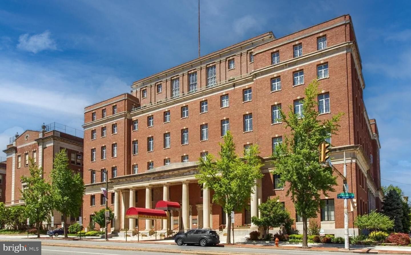 Property Photo:  1601 Spring Garden Street 415  PA 19130 