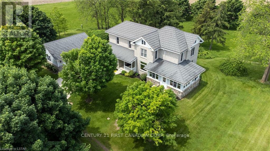 Photo de la propriété:  24885 Poplar Hill Road  ON N0M 1P0 