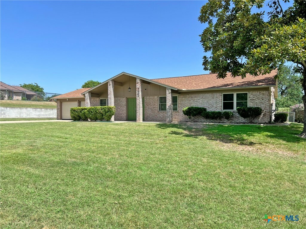 Property Photo:  3402 Oakridge Boulevard  TX 76548 