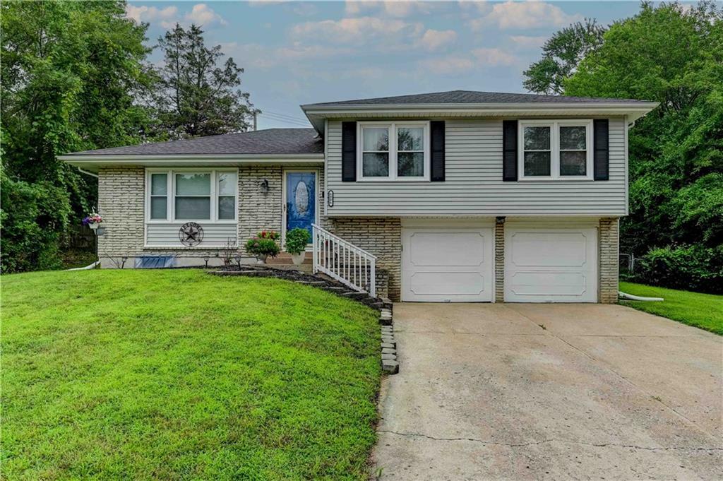 Property Photo: 6006 E 95th Terrace MO 64134