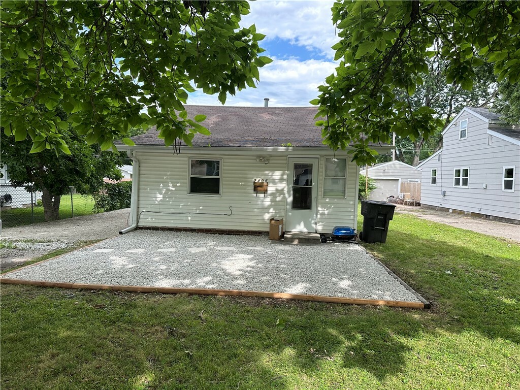 Property Photo:  2405 36th Street  IA 50310 