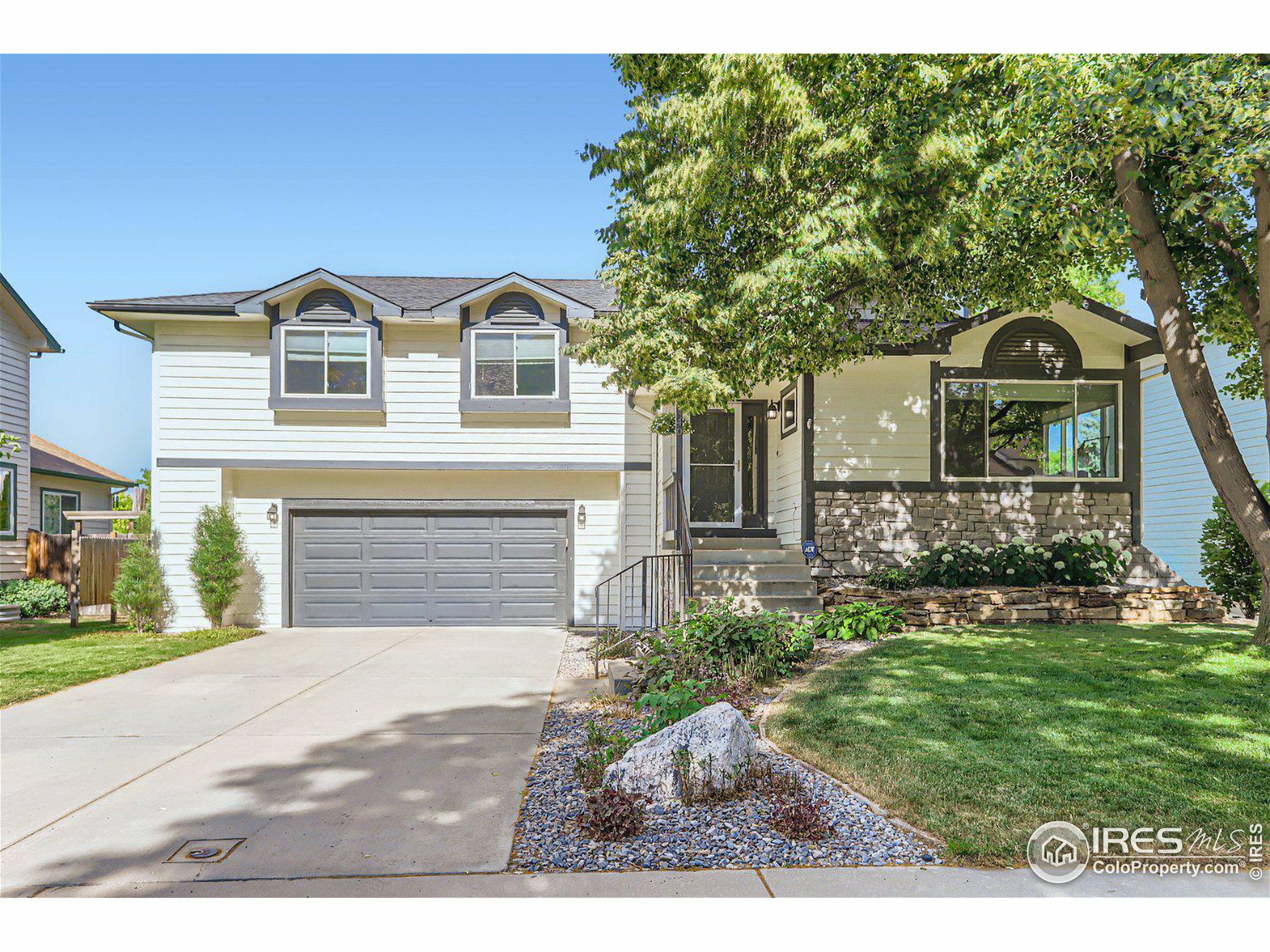 Property Photo: 440 Lincoln Ct CO 80027