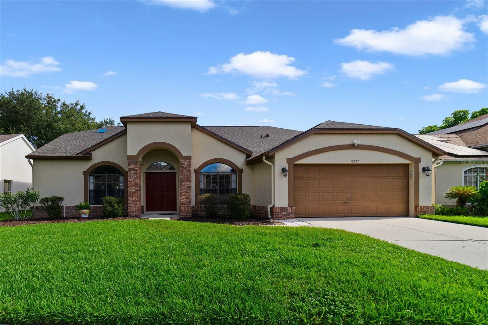 Property Photo:  12757 Forestedge Circle  FL 32828 