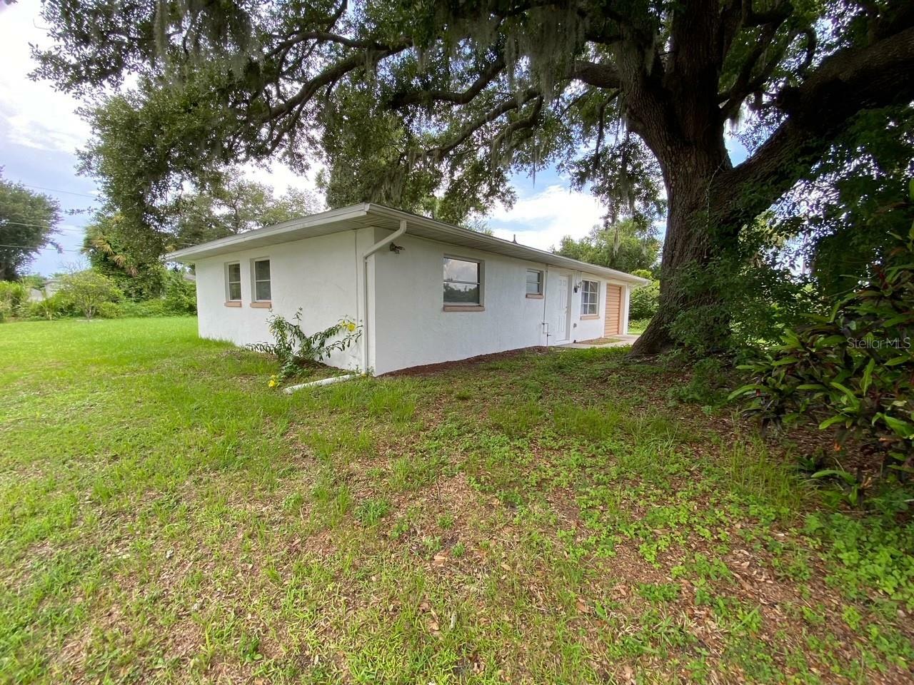 Property Photo:  18521 Edgewater Drive  FL 33948 