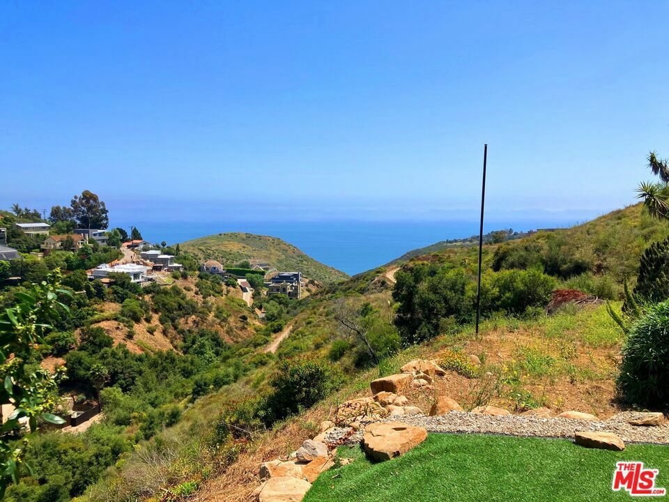 2800 Vista Mar Drive  Malibu CA 90265 photo