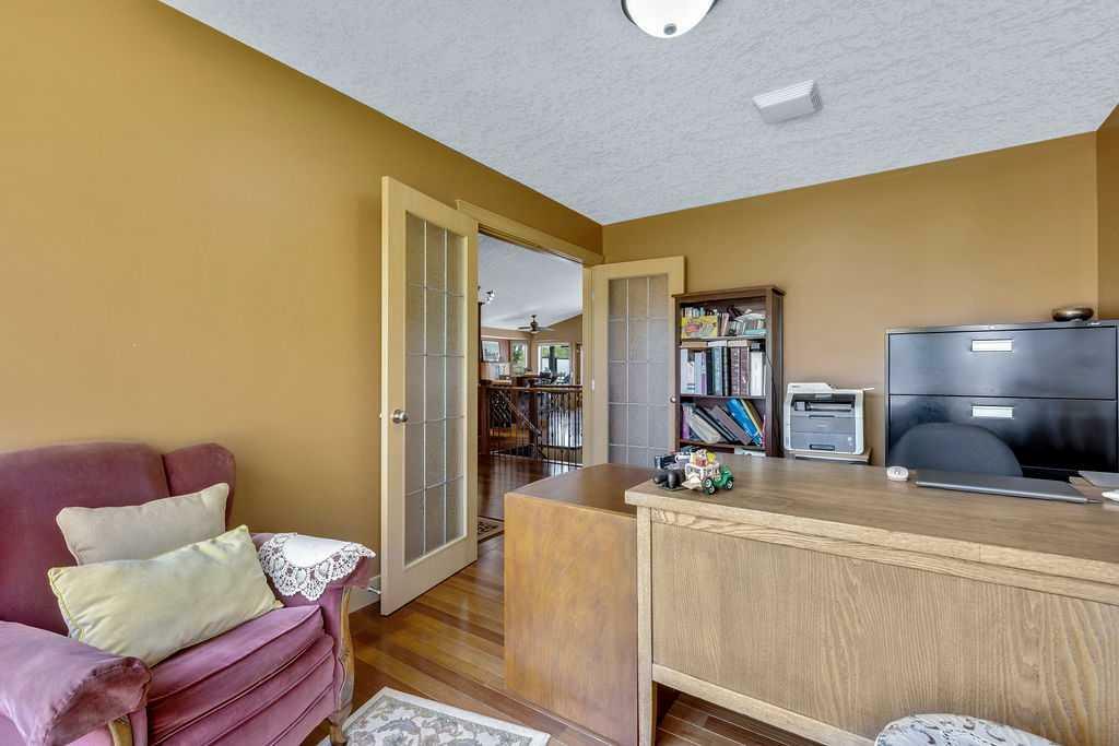 Property Photo:  501 High Park Boulevard NW  AB T1V 2C4 