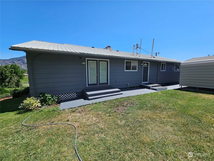 Property Photo:  1755  Hwy 7  WA 98844 