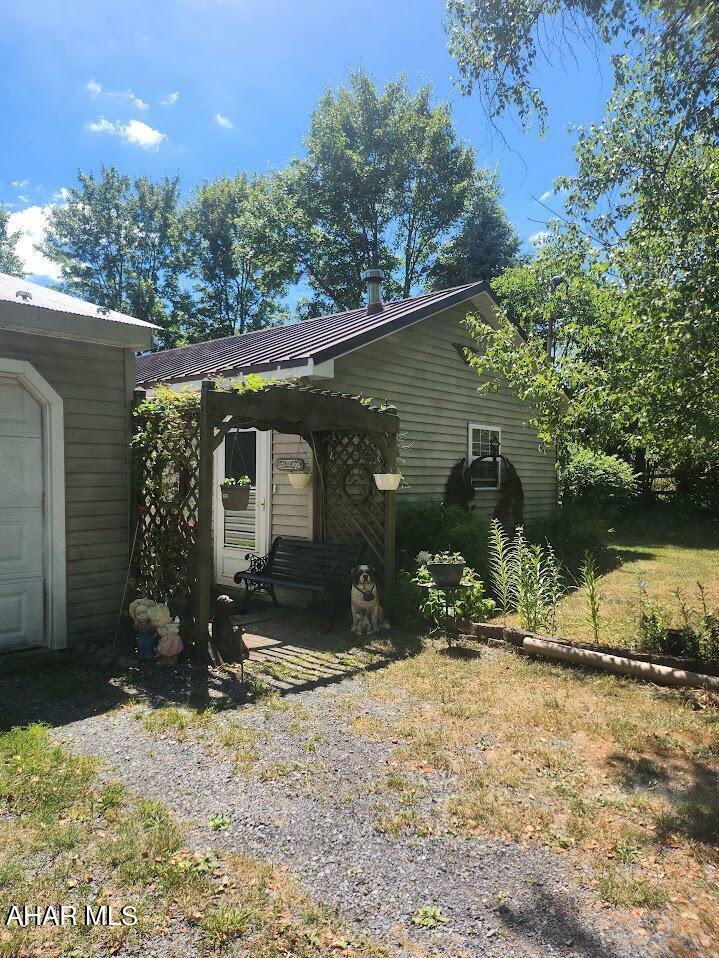 Property Photo:  1164 Lincoln Highway Highway  PA 15559 