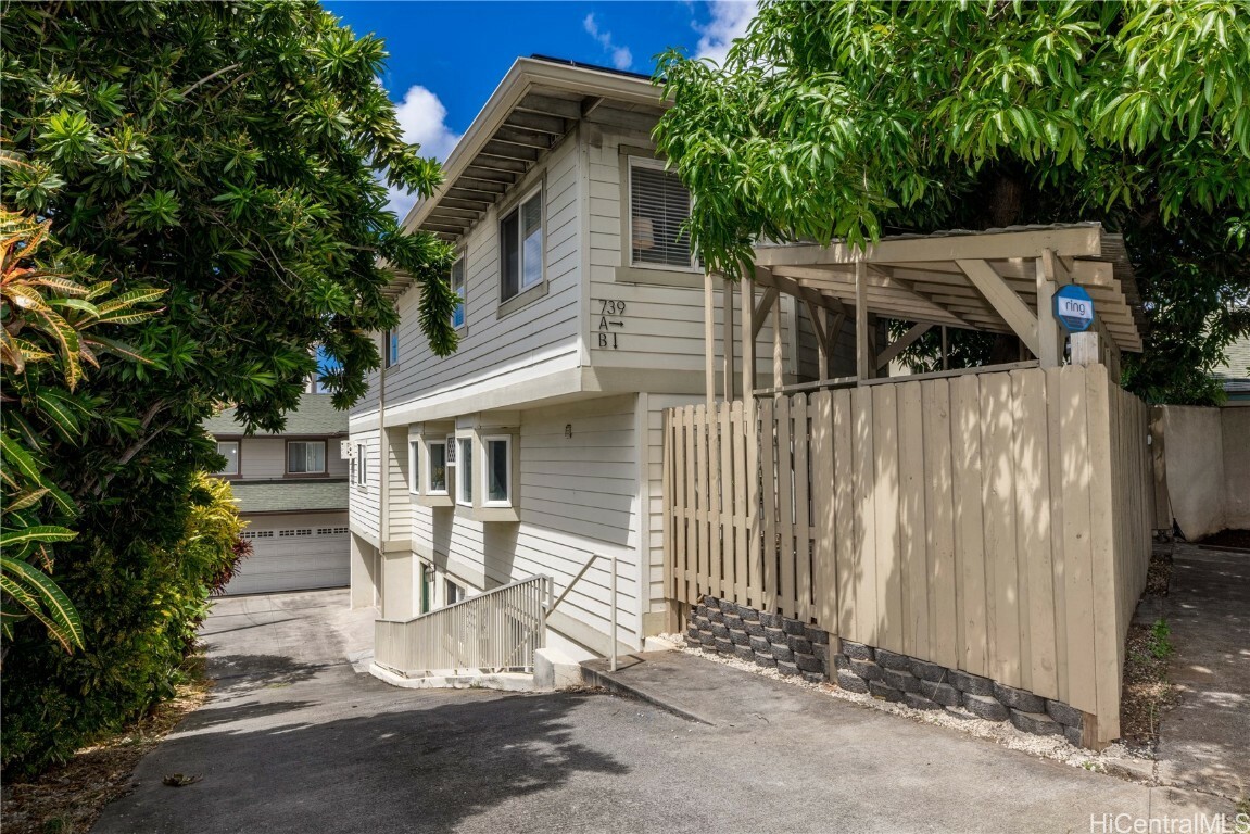 Property Photo:  739 Kinalau Place A &Amp B  HI 96813 