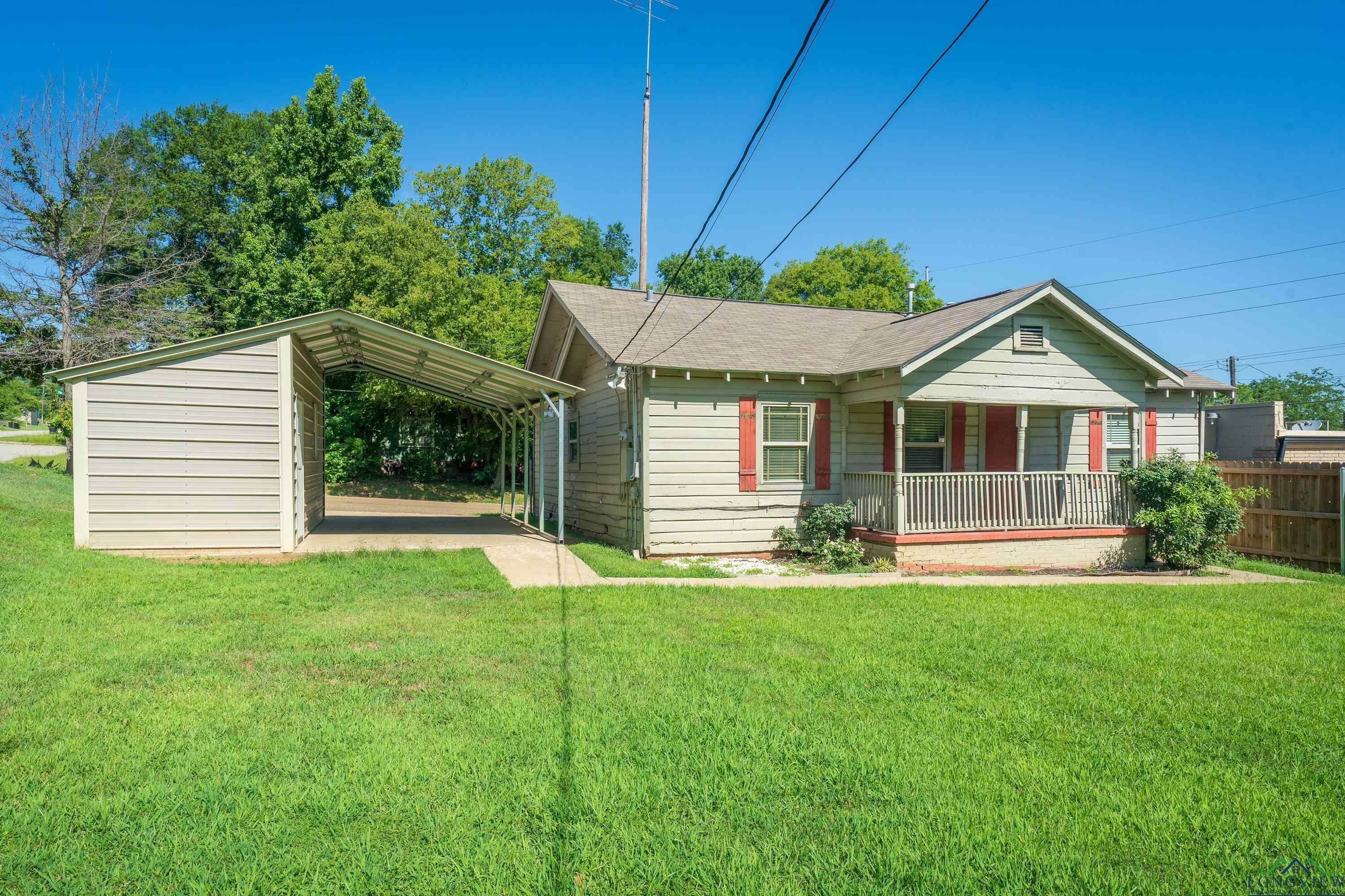 Property Photo:  707 &Amp 709 N Fredonia St.  TX 75601 