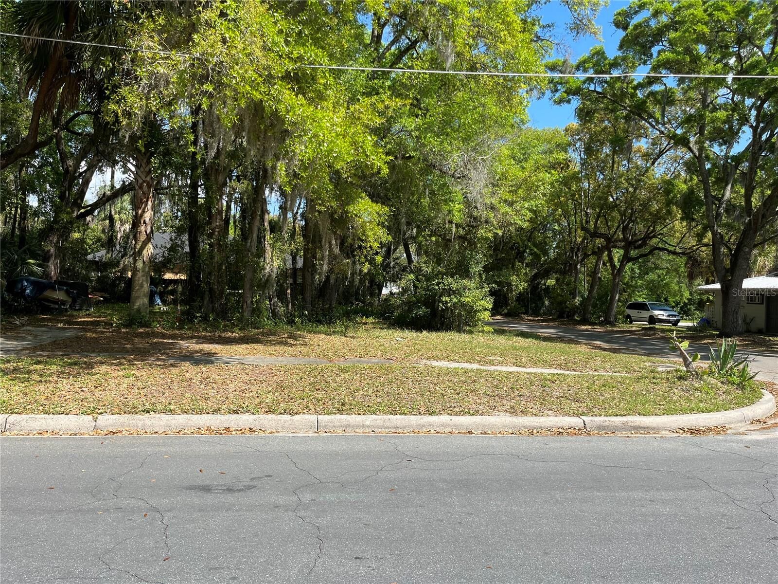 Property Photo:  SE 8th Street  FL 32601 