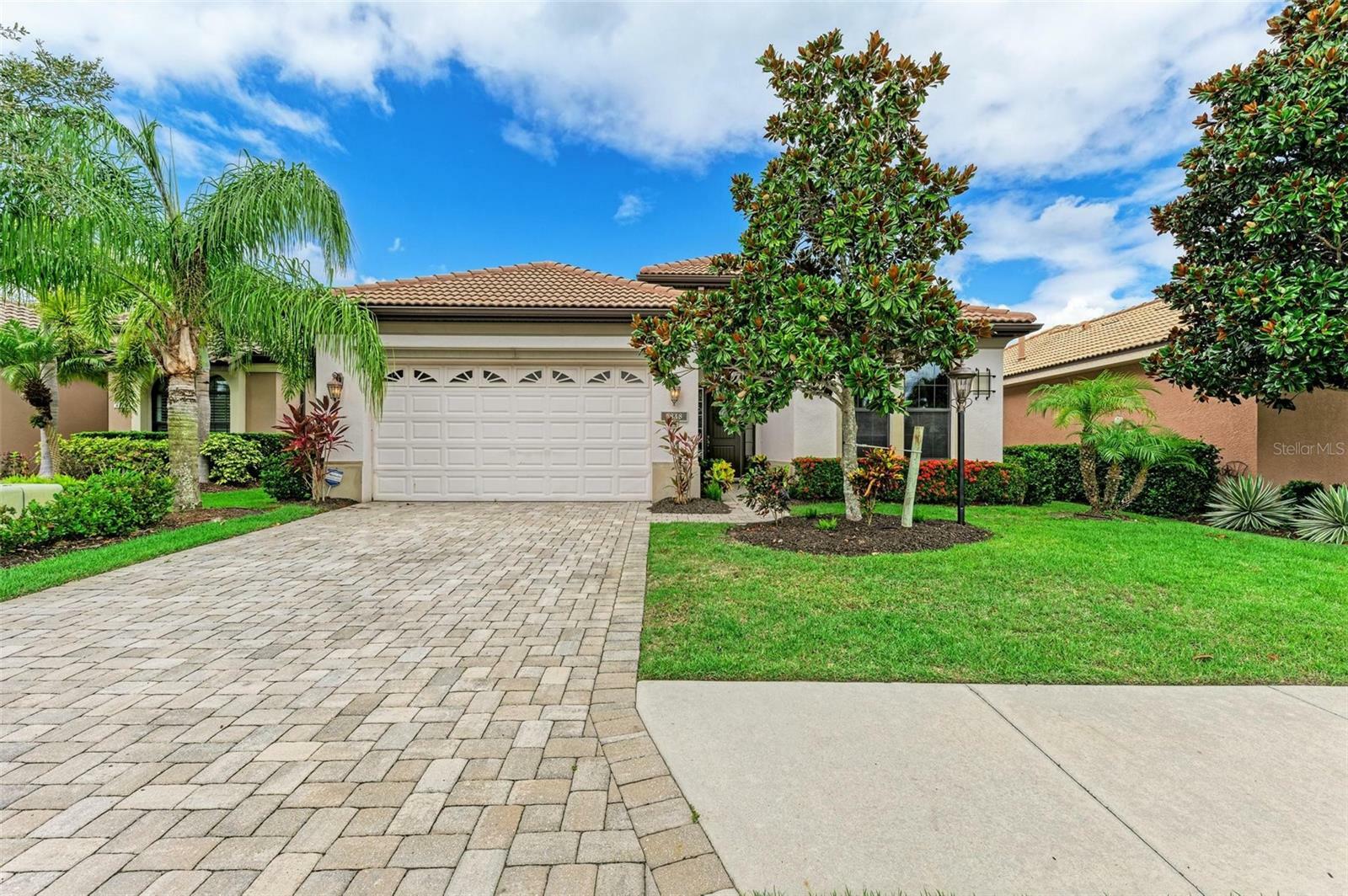 Property Photo:  7848 Valderrama Way  FL 34202 