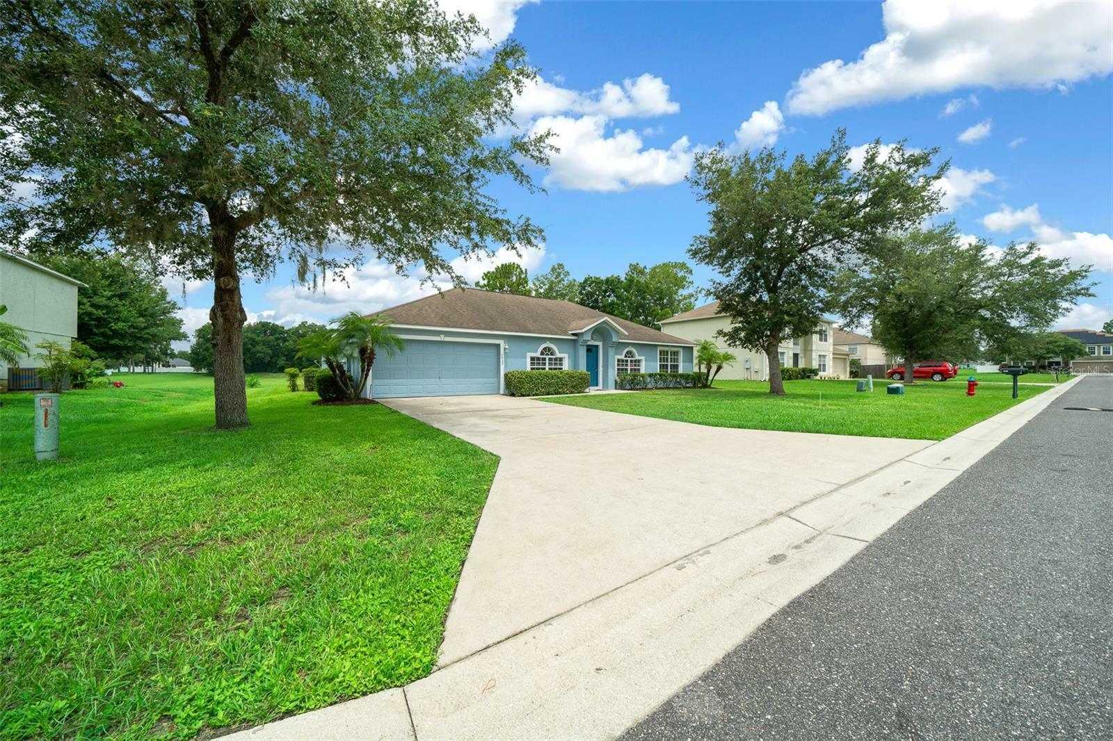 Property Photo:  3020 SE 45th Court  FL 34480 