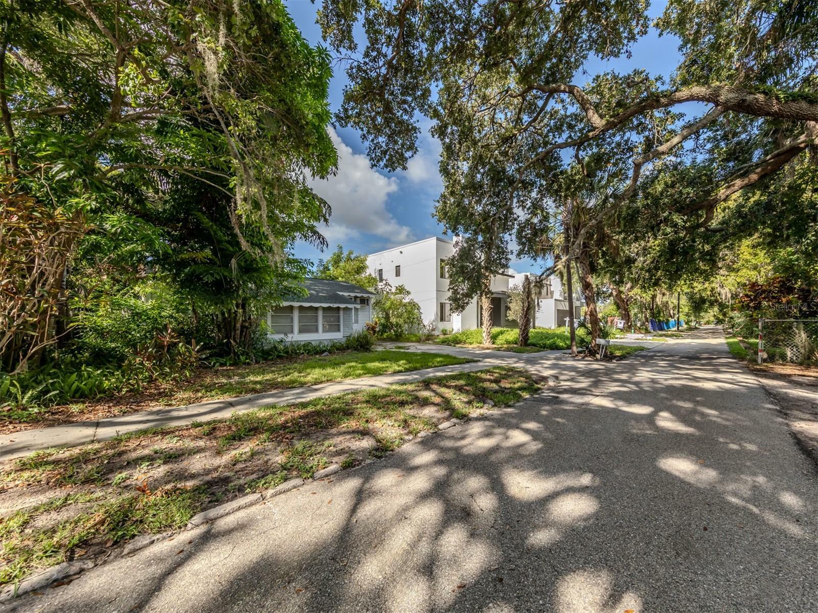 Property Photo:  1740 Wisconsin Lane  FL 34239 