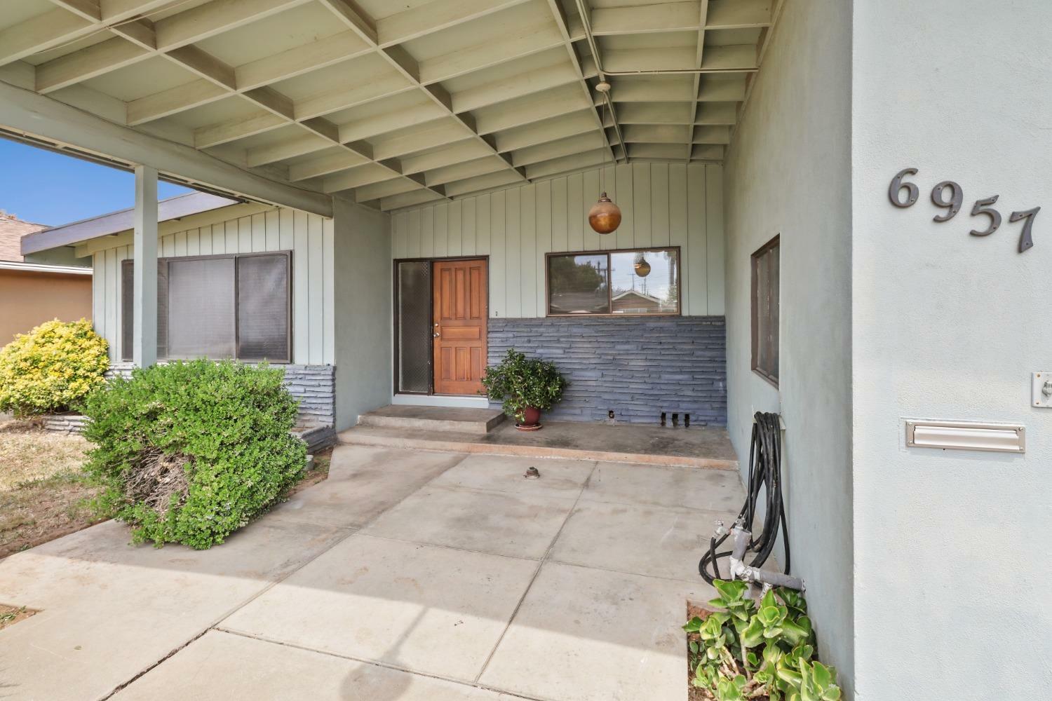 Property Photo:  6957 McQuillan Circle  CA 95820 