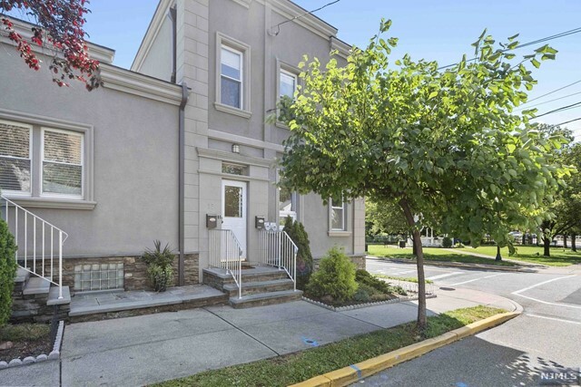 Property Photo:  12-14 Borig Place 1F  NJ 07644 