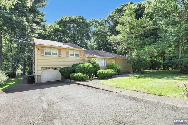 Property Photo:  376 Harrison Street  NJ 07652 