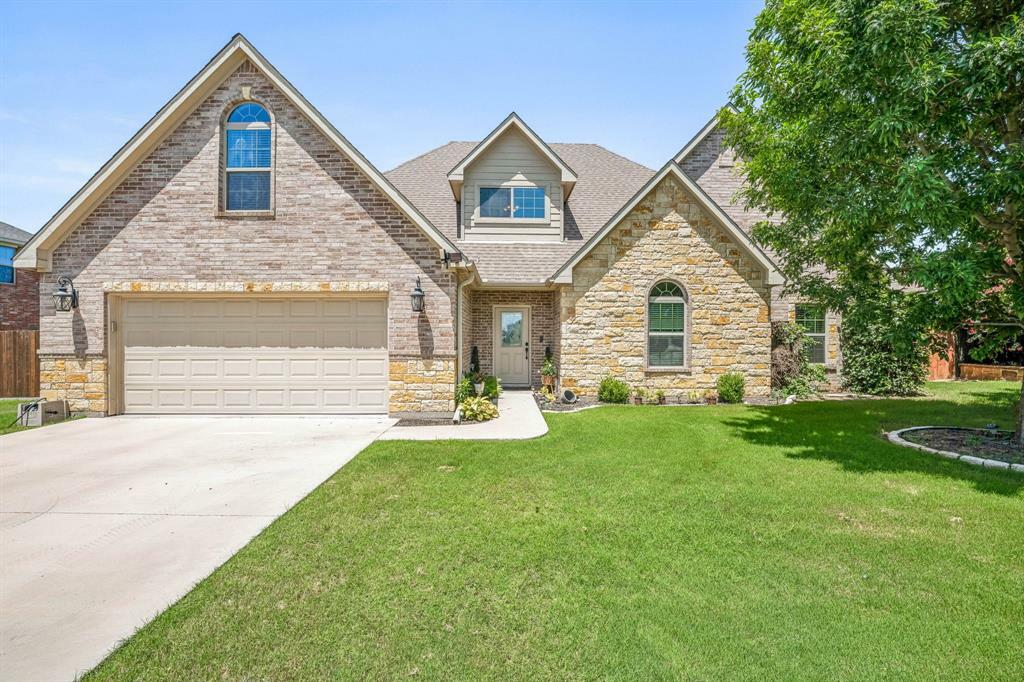 Property Photo:  1700 Elk Run  TX 76401 