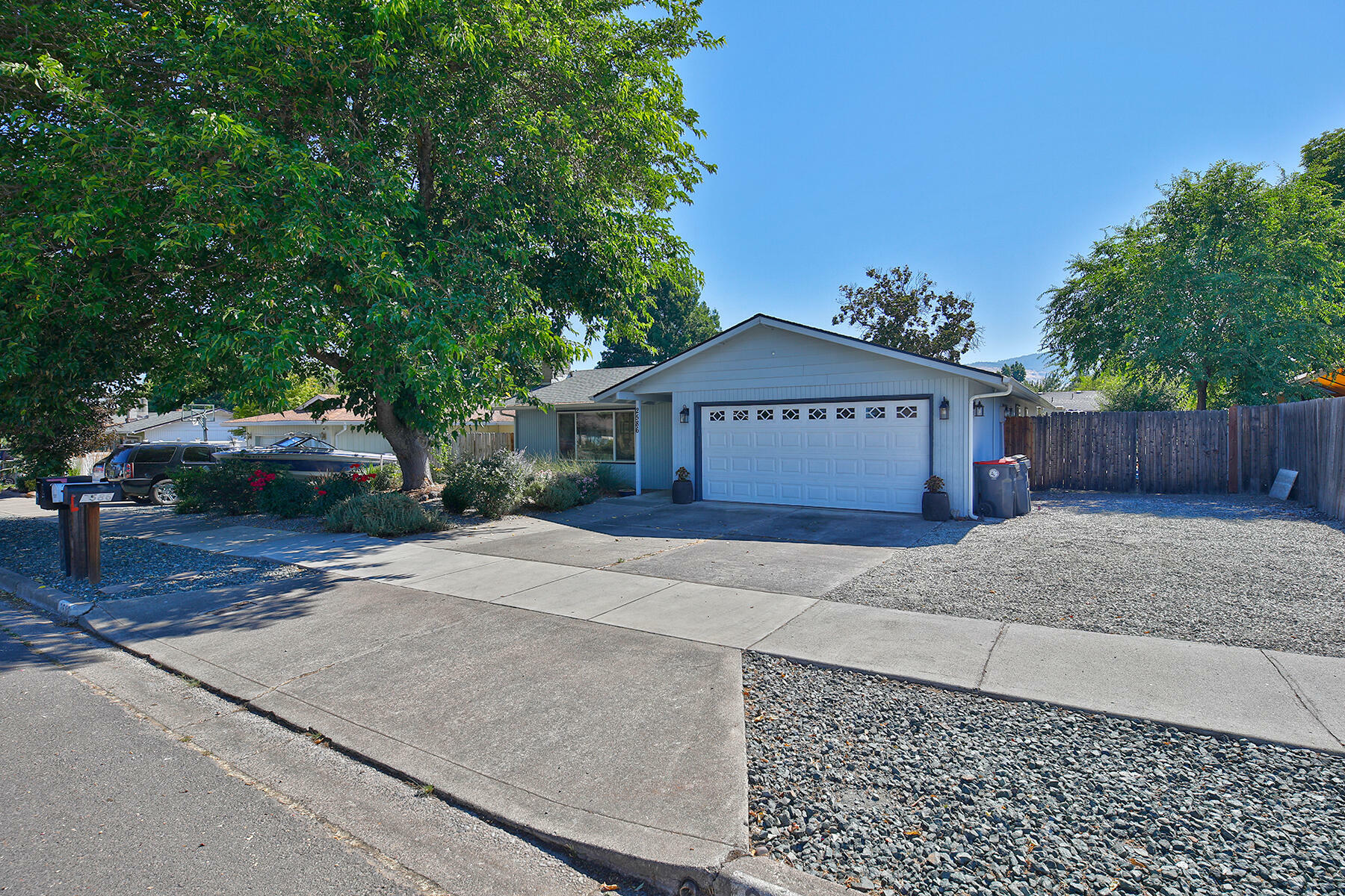 Property Photo:  2586 N Keene Way  OR 97504 