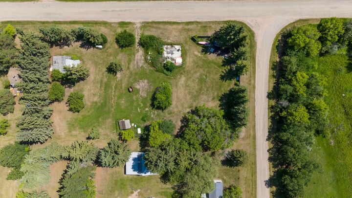 Property Photo:  4901-4905 51 Street  AB T0B 4G0 