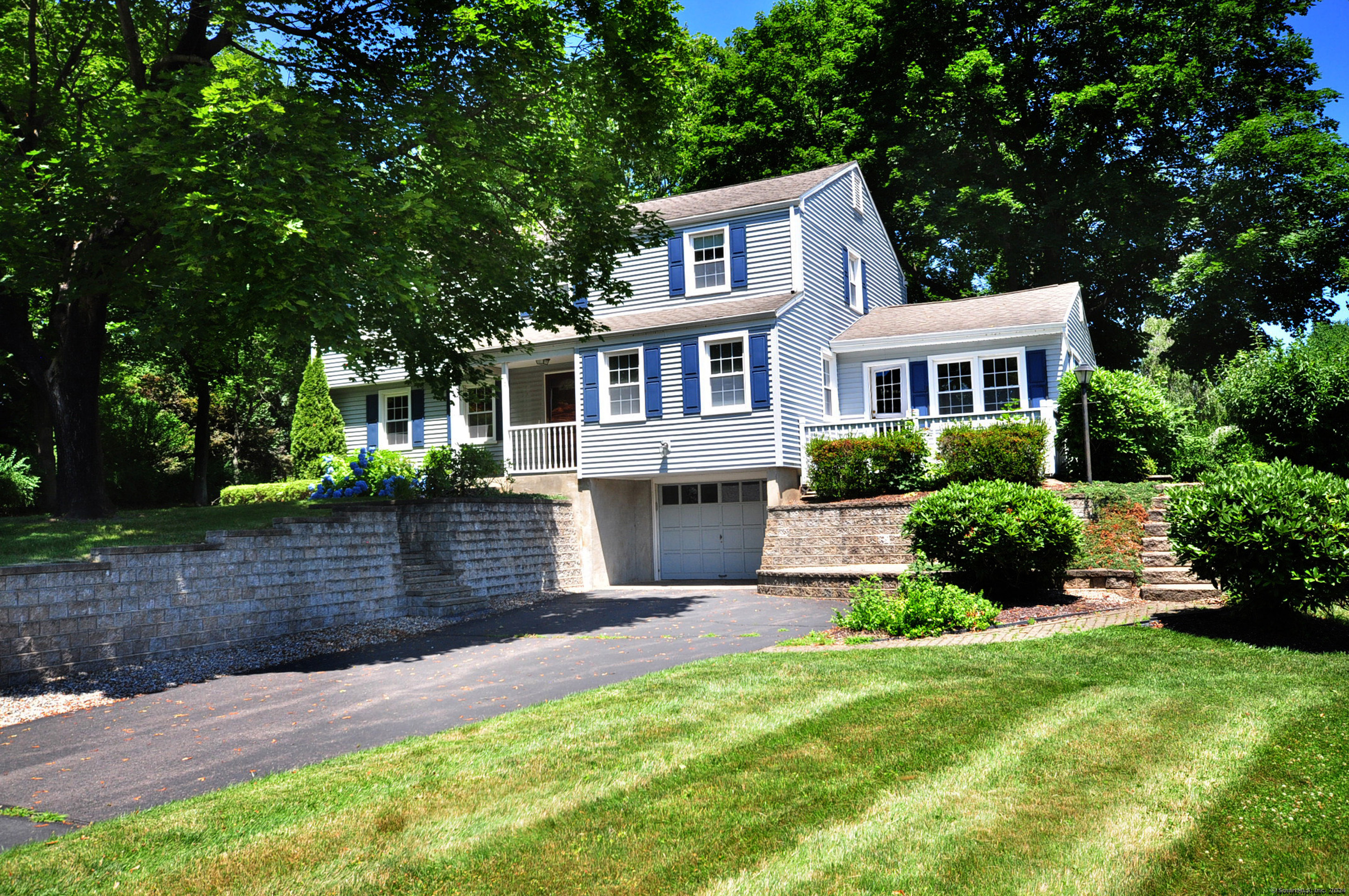 Property Photo: 10 Peppercorn Lane CT 06026