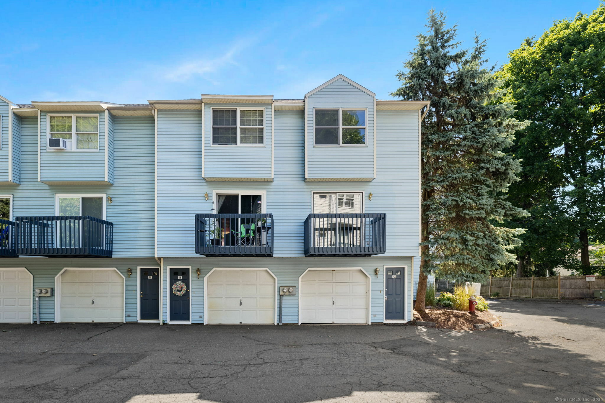 Property Photo:  239 Glen Street 4A  CT 06051 
