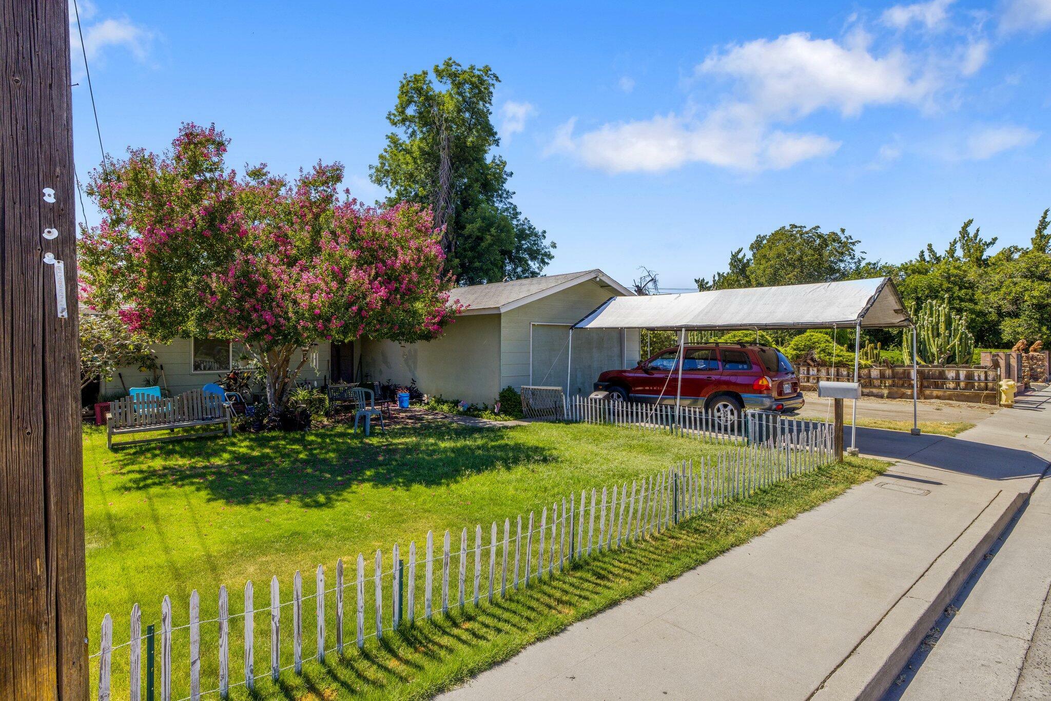 Property Photo:  1329 S Liberty Street  CA 93292 